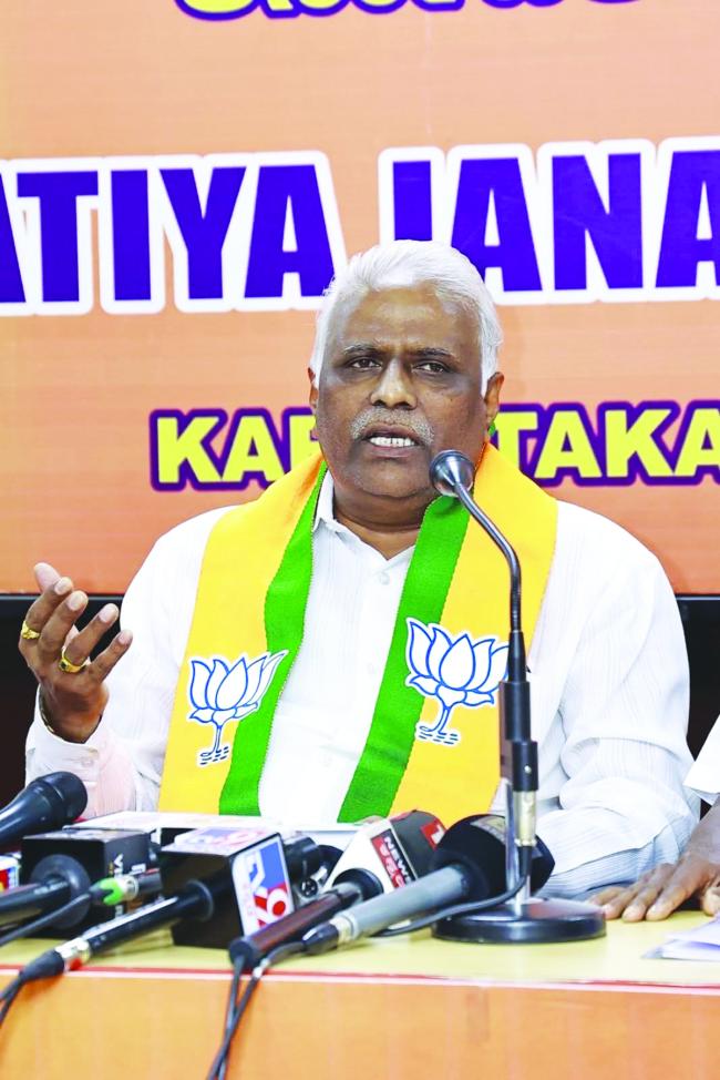 ಜಿಲ್ಲೆಯ 10.20 ಲಕ್ಷಕ್ಕೂ ಹೆಚ್ಚು ಅಸಂಘಟಿತ ಕಾರ್ಮಿಕರು ಇ-ಶ್ರಮ್ ಪೋರ್ಟಲ್ನಲ್ಲಿ ನೋಂದಣಿ: ಸಂಸದ ಈರಣ್ಣ ಕಡಾಡಿ 