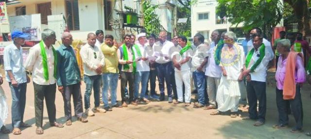 ಧಾರವಾಡ - ಬೆಳಗಾವಿ ರೈಲು ಮಾರ್ಗ ರೇಲ್ವೆ ಟ್ರಾಕ್ ಪುನರ್ ಪರೀಶೀಲಿಸಲು ಮನವಿ 