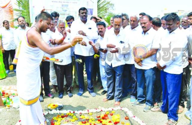 ಜೆಸ್ಕಾಂ ಕಾರ್ಯ ಮತ್ತು ಪಾಲನಾ ವೃತ್ತ ಕಚೇರಿ ಸಂಕೀರ್ಣ ಕಟ್ಟಡದ ಶಂಕುಸ್ಥಾಪನೆ ಸಮಾರಂಭ 