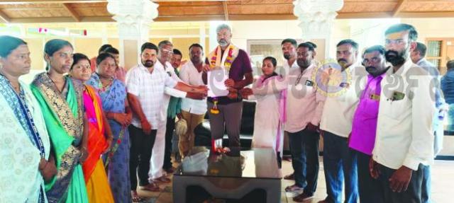 ಶತಮಾನದ ಇತಿಹಾಸವಿರುವ ಶಾಲೆಯ ಕೊಠಡಿಗಳಿಗೆ ದುರಸ್ತಿ ಅನುದಾನ ಬಿಡುಗಡೆ ಮಾಡುವಂತೆ ಮನವಿ 