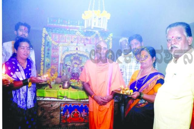 ಇಂಚಲ ಗ್ರಾಮದ ಕರಾಡೆ ಅವರ ಮನೆತನದ ಮೂಲಗದ್ದುಗೆ ಉದ್ಭವ ಮೂರ್ತಿ ಶೆಟ್ಟೆಮ್ಮ ದೇವಿ 