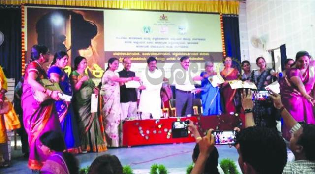 ಇತಿಹಾಸ ಮತ್ತು ಸಾಹಿತ್ಯದಲ್ಲಿ ಅಲಕ್ಷಿತವಾಗಿರುವ ಮಹಿಳಾ ಸಾಧಕಿಯರನ್ನು ಗುರುತಿಸುವುದು ಇಂದಿನ ಅಗತ್ಯ-ದು.ಸರಸ್ವತಿ 