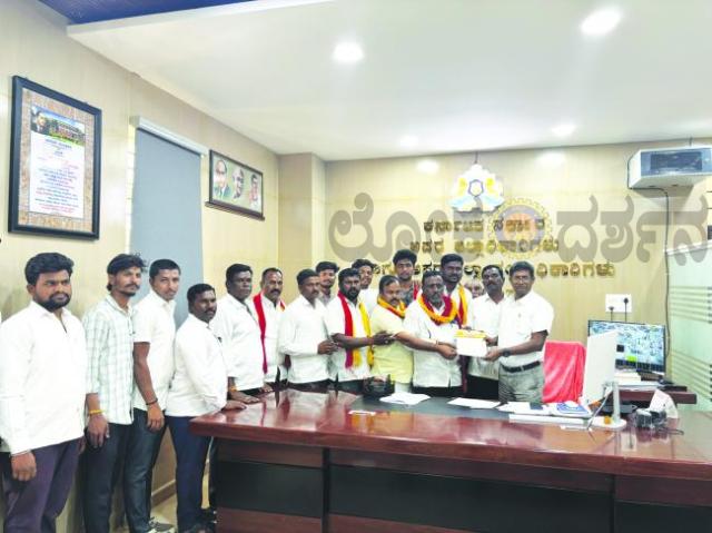 ರಾಯಚೂರು ಜಿಲ್ಲೆಯಲ್ಲಿ ಕನ್ನಡ ಶಾಲೆಗಳನ್ನು ಉಳಿಸಬೇಕು: ಶಿಕ್ಷಕರ ಹುದ್ದೆ ಭರ್ತಿ, ಕನ್ನಡ ನಾಮಫಲಕ ಕಡ್ಡಾಯ ಹಿ ಕನ್ನಡ ಸೇನೆ ಆಗ್ರಹ  