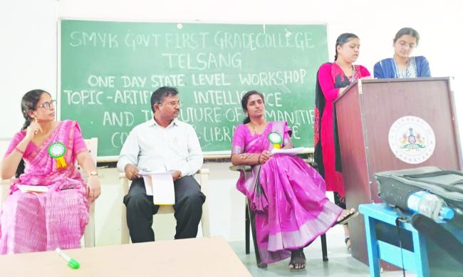 ರಾಜಮಟ್ಟದ ‘ಕೃತಕ ಬುದ್ಧಿಮತ್ತೆ’ ವಿಚಾರ ಸಂಕೀರಣದಲ್ಲಿ ಸರ್ಕಾರಿ ಕಾಲೇಜಿನ ವಿದ್ಯಾರ್ಥಿನಿಯರು ಸಂಶೋಧನಾ ಮಂಡನೆ... 