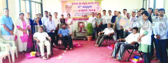 ದಿ. ಜಿನ್ನಪ್ಪಣ್ಣಾ ಚೌಗುಲೆ ಅವರ 10ನೇ ಪುಣ್ಯಸ್ಮರಣೆ ನಿಮಿತ್ಯ ರಕ್ತದಾನ ಶಿಬಿರ; ಎಲ್ಲ ದಾನಗಳಿಗಿಂತ ರಕ್ತದಾನ ಶ್ರೇಷ್ಠ ದಾನ: ಡಾ. ಸಂಜೀವ ಪಾಟೀಲ..! 