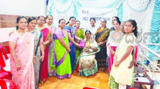 ಮಹಿಳೆ ತಮ್ಮ ಜ್ಞಾನ ಮತ್ತು ಕೌಶಲ್ಯಗಳ ಮೂಲಕ ಮುಂಚೂಣಿಗೆ ಬರಬೇಕು : ಪರಿಮಳ ಜೈನ್‌ 