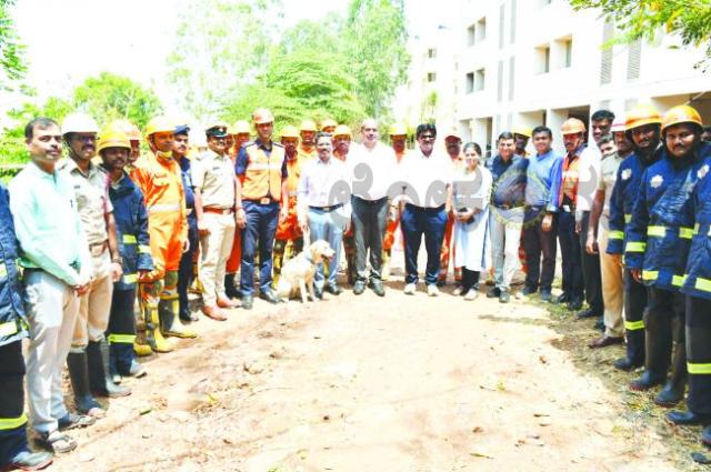 ಗದಗದಲ್ಲಿ ವಿಪತ್ತು ನಿರ್ವಹಣೆಯ ರೋಚಕ ಪ್ರಾತ್ಯಕ್ಷಿಕೆ “ವಿಪತ್ತಿನ ವೇಳೆ ಗಾಬರಿ ಬೇಡ, ಜಾಗೃತಿ ಬೇಕು”