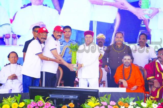 ರಾಜ್ಯಪಾಲರಿಂದ ನಶಾ ಮುಕ್ತ ಭಾರತ, ಯುವ ಶುದ್ಧಿ ಅಭಿಯಾನ ವಾಕಥಾನ್‌ಗೆ ಚಾಲನೆ 