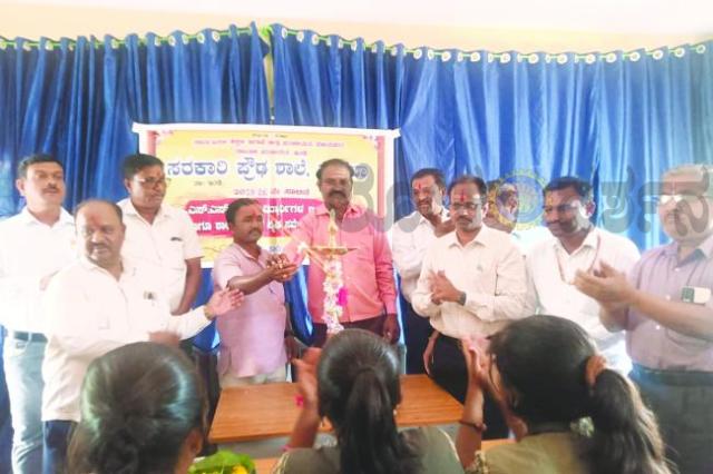 ಮಕ್ಕಳಿಗೆ ಶಿಕ್ಷಣ ಒಂದು ಅಮೂಲ್ಯ ರತ್ನ ಇದ್ದಂತೆ : ಮುಖ್ಯ ಶಿಕ್ಷಕ ಪಿ.ಕೆ. ಬಿರಾದಾರ 