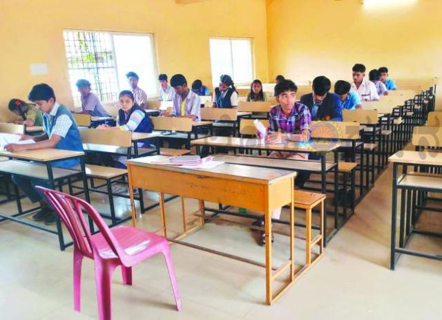 ಶಾಂತಿಯುತ ಎಸ್ಸೆಸ್ಸೆಲ್ಸಿ ಪರೀಕ್ಷೆ : 1940 ವಿದ್ಯಾರ್ಥಿಗಳು ಹಾಜರಾಗಿದ್ದು,  55 ವಿದ್ಯಾರ್ಥಿಗಳು ಗೈರು. 