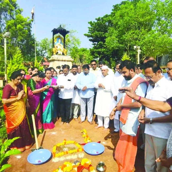 ಬೆಳಗಾವಿ ಬಸವೇಶ್ವರ ವೃತ್ತದಲ್ಲಿ ಕಂಚಿನ ಮೂರ್ತಿ ಪ್ರತಿಷ್ಠಾಪನೆ