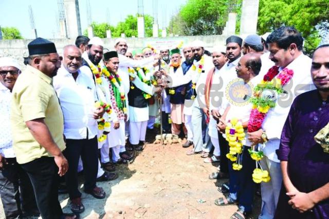 1 ಕೋಟಿ ವೆಚ್ಚದಲ್ಲಿ ಶಾದಿಮಹಲ್ ಕಾಮಗಾರಿಗೆ ಶಾಸಕ ಜೆ.ಎನ್ ಗಣೇಶ ಭೂಮಿಪೂಜೆ  