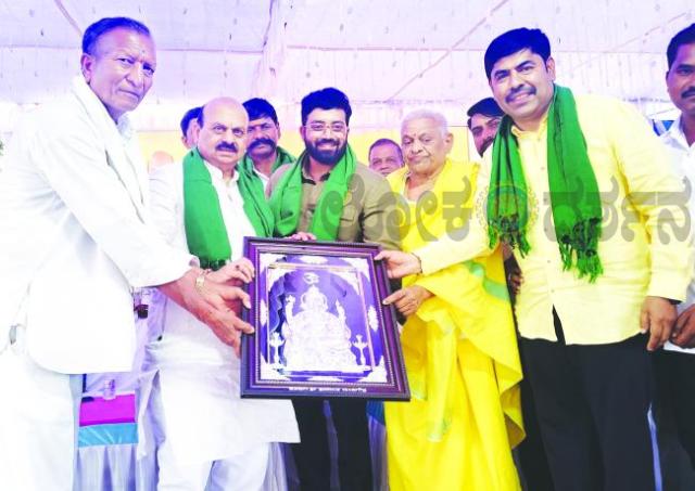 ನಮ್ಮ ಹೊಲ, ನಮ್ಮ ಕೆರೆ ಭಾವನೆ ಬೆಳೆಸಿಕೊಂಡರೆ ಗ್ರಾಮ ಸ್ವರಾಜ್ಯ: ಬೊಮ್ಮಾಯಿ