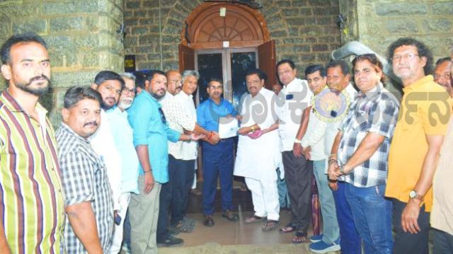 ಎಲ್‌ಪಿಜಿ ಸಿಲೆಂಡರ್ ಪೂರೈಸಲು ಜಿಲ್ಲಾಡಳಿತಕ್ಕೆ ಮನವಿ  