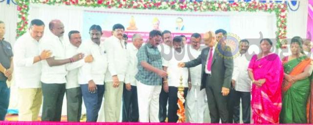 ಛಲವಾದಿ ಸಮಾಜ ಜಾಗೃತಗೊಳ್ಳಬೇಕು : ಆರ್‌.ರುದ್ರಯ್ಯ 