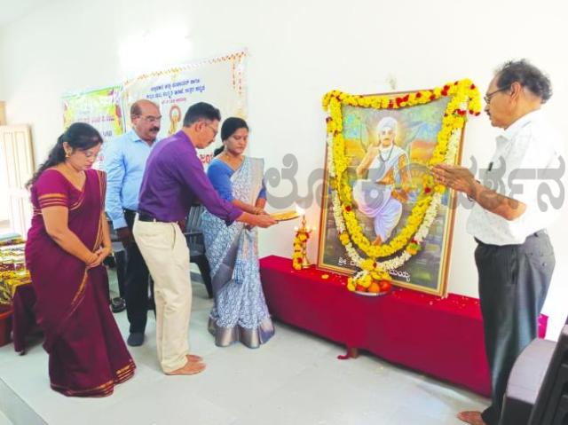 ಸಮಾಜದ ಅಂಕು ಡೊಂಕುಗಳನ್ನು ತಿದ್ದಿ, ಸಮ ಸಮಾಜಕ್ಕೆ  ಶ್ರಮಿಸಿದ ವಚನಕಾರ ದಾಸಿಮಯ್ಯ  