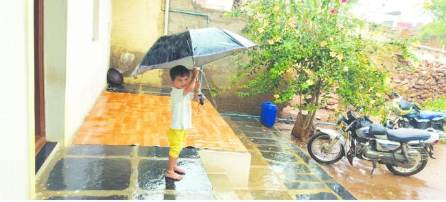 ಬಿಸಿಲಿನ ತಾಪಕ್ಕೆ ತಂಪು ತಂದ ಮಳೆ