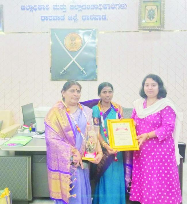 ಕಾಮಧೇನು ಸಂಜೀವಿನಿ ಸಂಘಕ್ಕೆ ರಾಜ್ಯಮಟ್ಟದ ಕಿತ್ತೂರು ರಾಣಿ ಚೆನ್ನಮ್ಮ ಪ್ರಶಸ್ತಿ ಪ್ರದಾನ 