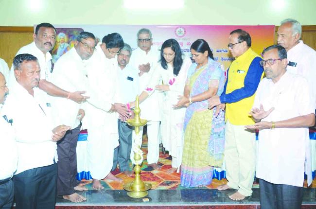 ಸಮಾನತೆ ಮತ್ತು ಕಾಯಕದ ಮಹತ್ವ ಸಾರಿದ ದೇವರದಾಸಿಮಯ್ಯನವರು -ಅಧ್ಯಕ್ಷ ಎಸ್‌.ಎಫ್‌.ಎನ್‌.ಗಾಜಿಗೌಡ್ರ 