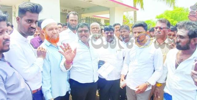 ಮೌಲಾನಾ ಆಜಾದ್ ಶಾಲೆ ವಿಚಾರದಲ್ಲಿ ಕೆಲವರು ಜನರಲ್ಲಿ ರಾಜಕೀಯ ವಿಷಬೀಜ ಬಿತ್ತಿದ್ದಾರೆ : ಸಿ.ಆರ್‌.ಹನುಮಂತ ಗಂಭೀರ ಆರೋಪ 