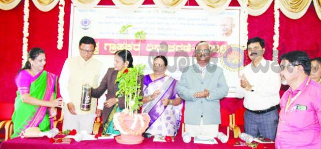 ವಿಶ್ವ ಗ್ರಾಹಕರ ದಿನಾಚರಣೆ-2026 ಗ್ರಾಹಕರು ಉತ್ಪನ್ನದ ವಿವರಗಳನ್ನು ಪರೀಶೀಲಿಸಿ, ಸರಿಯಾದ ಉತ್ಪನ್ನ ಖರೀದಿಸಬೇಕು: ನ್ಯಾ.ಮಹಾಂತೇಶ ದರಗದ್ 