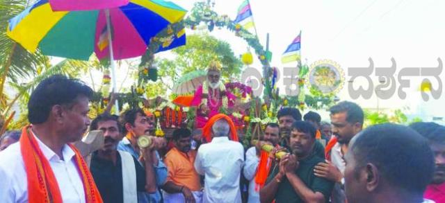 ಭಾವೈಕ್ಯತೆಯೊಂದಿಗೆ ಸಂಭ್ರಮಿಸಿದ ಪಂಚಪೀಠಾಧೀಶ್ವರರ ಅಡ್ಡ ಪಲ್ಲಕ್ಕಿ ಮಹೋತ್ಸವ 