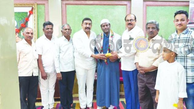 ಮೂರು ಸಾವಿರಮಠದಲ್ಲಿ ಮುಸ್ಲಿಂ ಬಾಂಧವರ ಪವಿತ್ರ ರಂಜಾನ್ ಹಬ್ಬ 