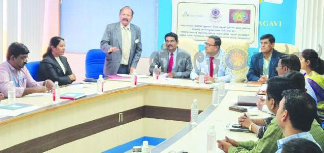 ಕೆನರಾ ಬ್ಯಾಂಕ್ ವರಿಷ್ಟ ಪ್ರಭಂದಕರಿಗೆ ಕಾನೂನು ಅರಿವು ನೆರವು ಕಾರ್ಯಕ್ರಮದಲ್ಲಿ ರವೀಂದ್ರ ಪಲ್ಲೇದ  