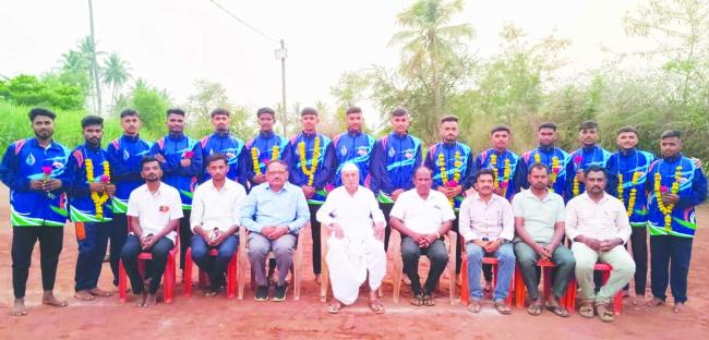 ರಾಣಿ ಚನ್ನಮ್ಮ ವಿವಿ ಖೋಖೋ ತಂಡಕ್ಕೆ ಬೀಳ್ಕೊಡುಗೆ 