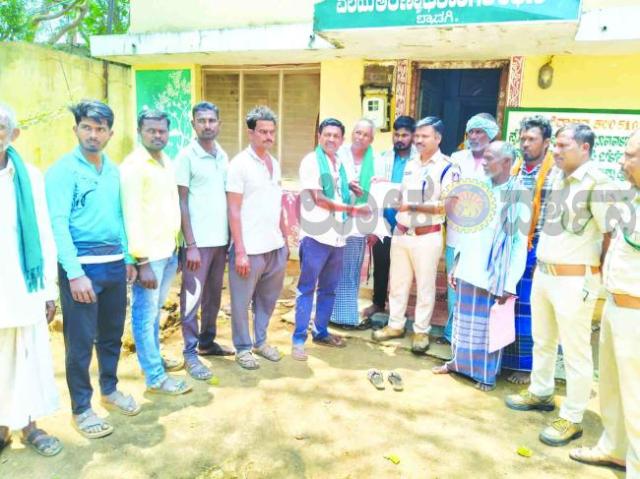 ರೈತರ ಜಮೀನುಗಳಿಗೆ ಸೋಲಾರ್ ತಂತಿಬೆಲೆಗಳನ್ನು ಅಳವಡಿಸಿಕೊಡಿ ರೈತ ಮುಖಂಡ ಕಿರಣ ಗಡಿಗೋಳ ಆಗ್ರಹ