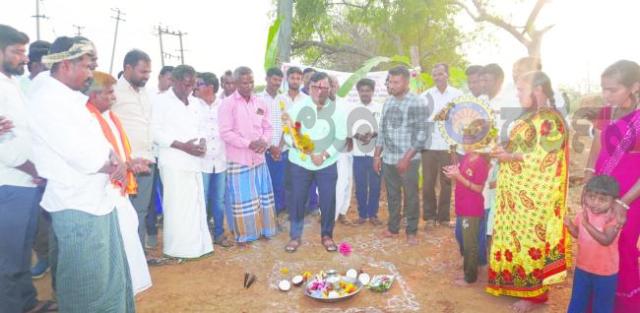 ಕಾಲ್ವೆಯಲ್ಲಾಪುರ ಗ್ರಾಮದಲ್ಲಿ ನಾನಾ ಅಭಿವೃದ್ಧಿ ಕಾಮಗಾರಿಗಳಿಗೆ ಭೂಮಿಪೂಜೆ 