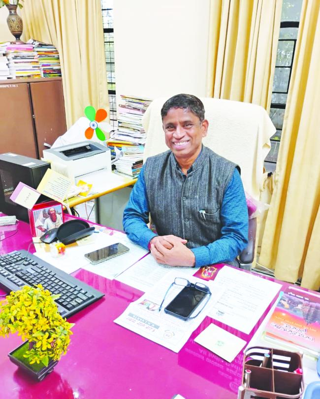 ಧಾರವಾಡ ಆಕಾಶವಾಣಿ ಮುಖ್ಯಸ್ಥ ಶರಣಬಸವ ಚೋಳಿನ ಸೇವಾ ನಿವೃತ್ತಿ 