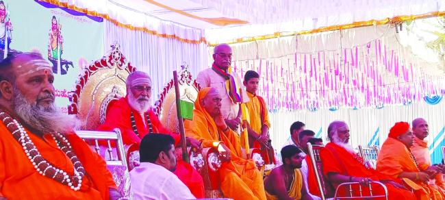 ಅರಿವು ಆದರ್ಶಗಳಿಂದ ಬದುಕು ಸಮೃದ್ಧಗೊಳ್ಳಬೇಕು