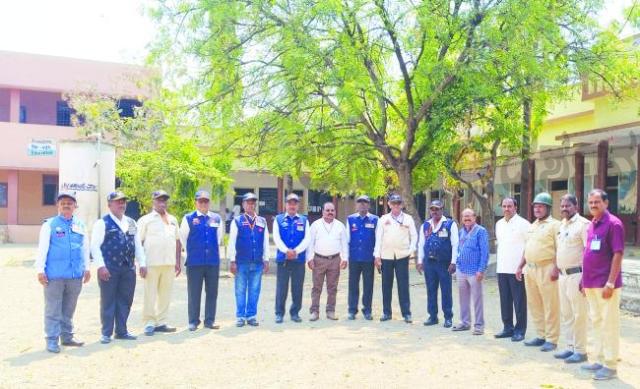 ಎಸ್‌ಎಸ್‌ಎಲ್‌ಸಿ ಪರೀಕ್ಷೆಗೆ  ಮಾಜಿ ಸೈನಿಕರ ಕಾವಲು : ಸಾರ್ವಜನಿಕರಿಂದ ಪ್ರಶಂಸೆ 