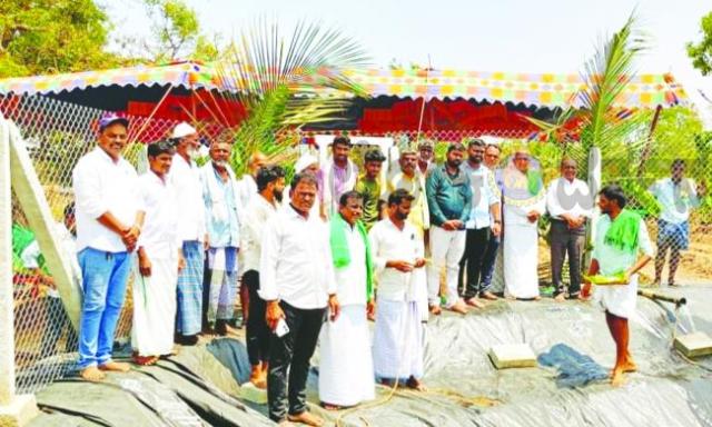 ರೈತರು ಕೃಷಿ ಹೊಂಡ ಮಾಡಿ ಉತ್ತಮ ಇಳುವರಿ ಪಡೆಯಬೇಕು :  ಡಾ. ಕೆ.ಮಲ್ಲಿಕಾರ್ಜುನ  