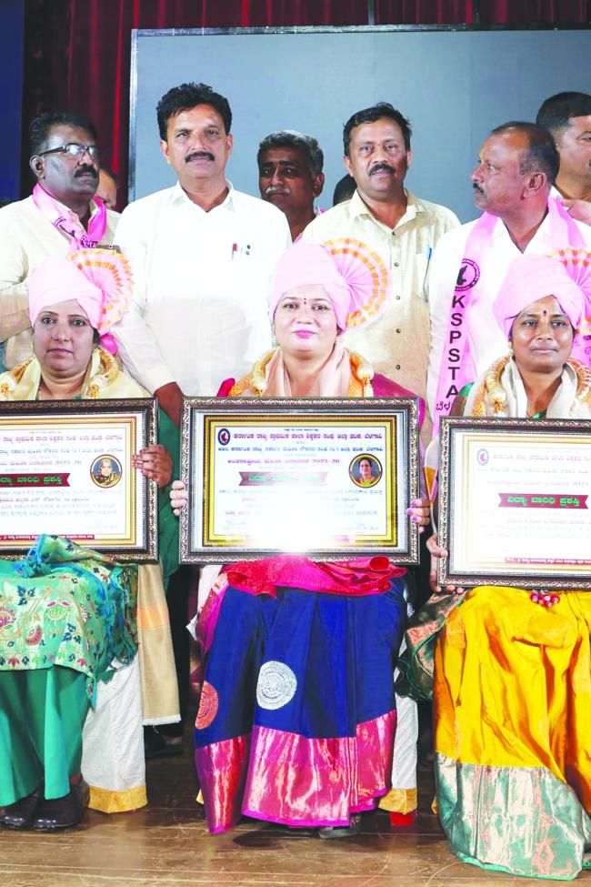 ಶಿಕ್ಷಕಿ ದೀಪಿಕಾ ಹಾಲಪ್ಪನವರ ಗೆ “ವಿದ್ಯಾ-ವಾರಿಧಿ” ಪ್ರಶಸ್ತಿ  