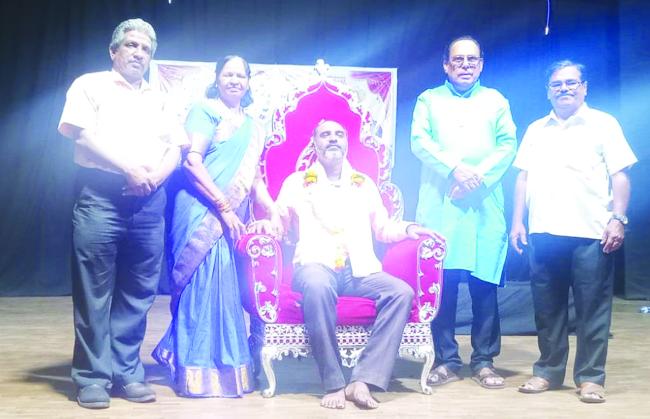 ರಂಗಭೂಮಿ ಶ್ರೇಯೋಭಿವೃದ್ಧಿ ಕಲಾ ಬಳಗದ ಅದ್ಯಕ್ಷ ಬಸವರಾಜ ಚಕ್ರಸಾಲಿರವರಿಗೆ ಸನ್ಮಾನ 