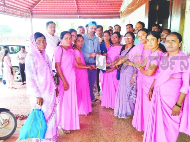 ಆಶಾ ಕಾರ್ಯಕರ್ತರನ್ನು ಕೆಲಸದಿಂದ ವಜಾ ಗೊಳಿಸುವ ಕುರಿತು ಜಿಲ್ಲಾಧ್ಯಕ್ಷೆ ಭುವನಾ ಅವರಿಗೆ ಮನವಿ 