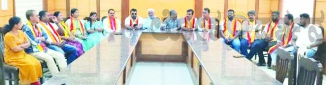 ಬೆಳಗಾವಿ ಪಾಲಿಕೆಯಲ್ಲಿ ಕನ್ನಡ ಪರ ನಿರ್ಣಯಕ್ಕೆ ಆಗ್ರಹ ಸಭೆಯಲ್ಲಿ ಏಪ್ರಿಲ್ 2ನೇ ವಾರ ಬೆಂಗಳೂರಿಗೆ ಕನ್ನಡ ಸಂಘಟನೆಗಳ ನಿಯೋಗ ಒಯ್ಯಲು ನಿರ್ಣಯ 