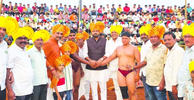 ಜಂಗೀ ನಿಖಾಲಿ ಕುಸ್ತಿಗೆ ಚನ್ನರಾಜ ಹಟ್ಟಿಹೊಳಿ ಚಾಲನೆ  