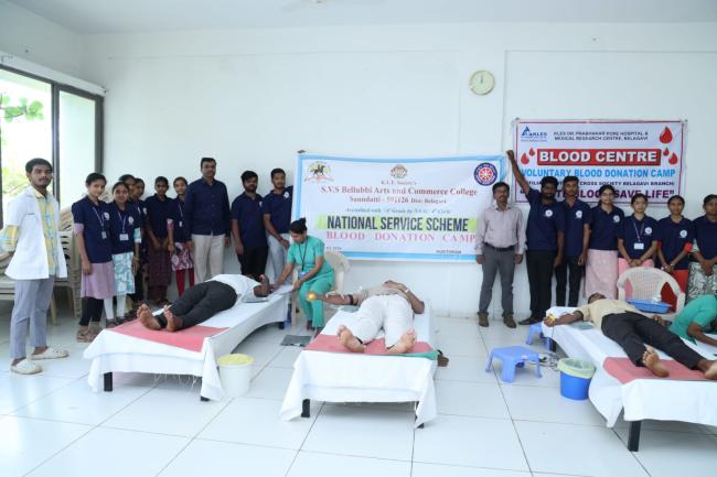 ರಕ್ತದಾನ ಮಹಾದಾನ: ಸವದತ್ತಿಯ ಬೆಳ್ಳುಬ್ಬಿ ಕಾಲೇಜಿನಲ್ಲಿ ಯಶಸ್ವಿ ರಕ್ತದಾನ ಶಿಬಿರ