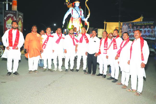 ರಾಮನ ಮೂರ್ತಿ ಭವ್ಯ ಮೆರವಣಿಗೆ  
