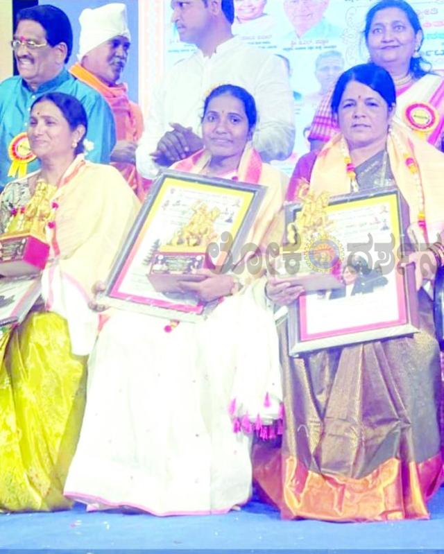 ನ್ಯಾ. ಭಾರತಿ ತೆಗ್ಗಳ್ಳಿ ಹಿರೇಮಠಗೆ ಕರ್ನಾಟಕ ಭೂಷಣ ಪ್ರಶಸ್ತಿ  