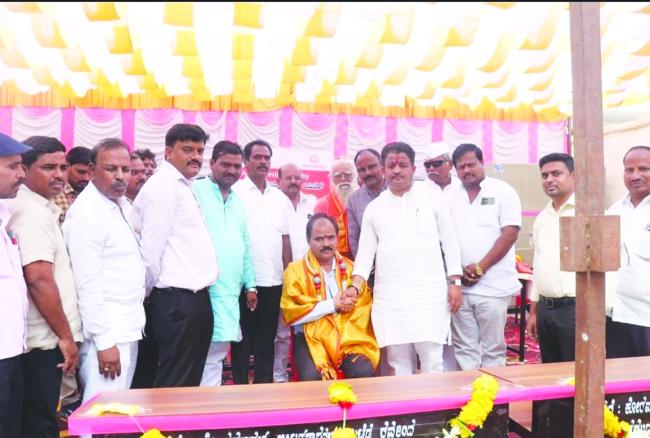 ಸರ್ಕಾರಿ ಶಾಲೆಗೆ ಖಾಸಗಿ ಕಂಪನಿ ಹತ್ತು ಲಕ್ಷ ರೂಪಾಯಿಯ ಪೀಠೋಪಕರಣಗಳು ದೇಣಿಗೆ  