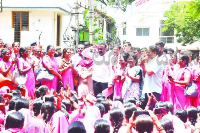 ಆಶಾ ಕಾರ್ಯಕರ್ತೆಯರ ಸಂಘದ ಜೊತೆಗೆ ಸಚಿವ ಲಾಡ್ ಸಭೆ 