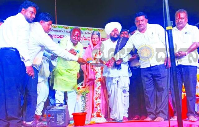 ‘ಶಿಕ್ಷಣ ಕೇಂದ್ರಗಳು ಅಕ್ಷರ ಜ್ಞಾನದೋಂದಿಗೆ, ನೈತಿಕ ಜ್ಞಾನ ಕೊಡುವ ಕೇಂದ್ರಗಳಾಗಬೇಕು’ 