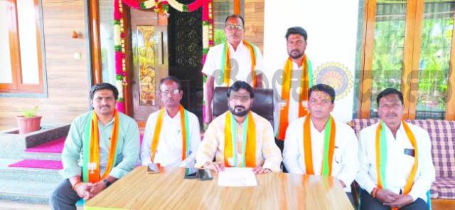 ರಾಯಬಾಗ: ಪಟ್ಟಣದ ಶಾಸಕರ ಗೃಹ ಕಚೇರಿಯಲ್ಲಿ ಸುದ್ದಿಗೋಷ್ಠಿ 