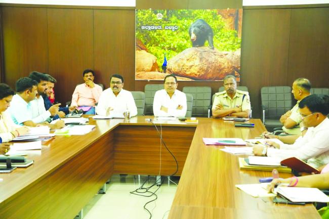 ಗ್ಯಾಸ್ ಬೆಲೆ ಏರಿಕೆ, ಅಕ್ರಮ ದಾಸ್ತಾನು, ಕೃತಕ ಅಭಾವ ಸೃಷ್ಟಿಸುವವರ ವಿರುದ್ಧ ಕಟ್ಟುನಿಟ್ಟಿನ ಕ್ರಮ 