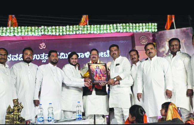 ಶಾಸಕ ಬಸನಗೌಡ ಪಾಟೀಲ ಯತ್ನಾಳಗೆ ಗೌರವ ಸಮರೆ​‍್ಣ  