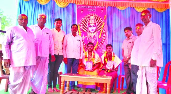  ಯಲ್ಲಮ್ಮದೇವಿ ನೂತನ ಬೆಳ್ಳಿ ಮೂರ್ತಿ ಪ್ರಾಣ ಪ್ರತಿಷ್ಠಾಪನೆ, ಭವ್ಯ ಜಾತ್ರಾ ಮಹೋತ್ಸವ ಸಂಪನ್ನ